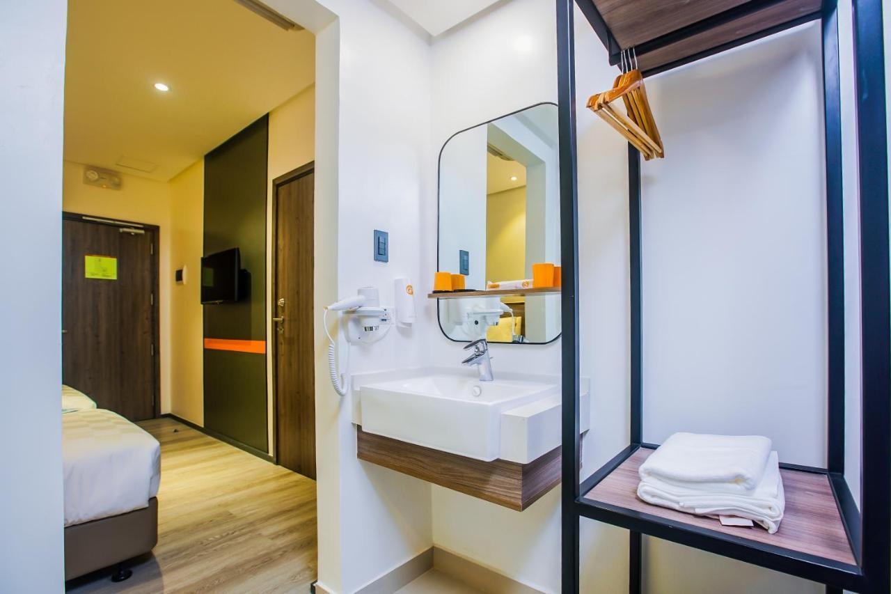 Go Hotels Plus Naga Exteriér fotografie